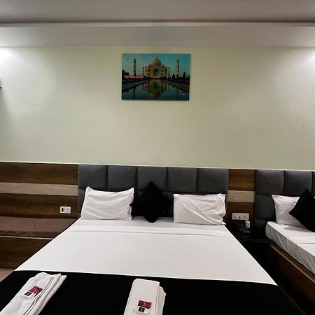 Taj Nice Point Manage By Taj Sunrise Group Agra  Εξωτερικό φωτογραφία