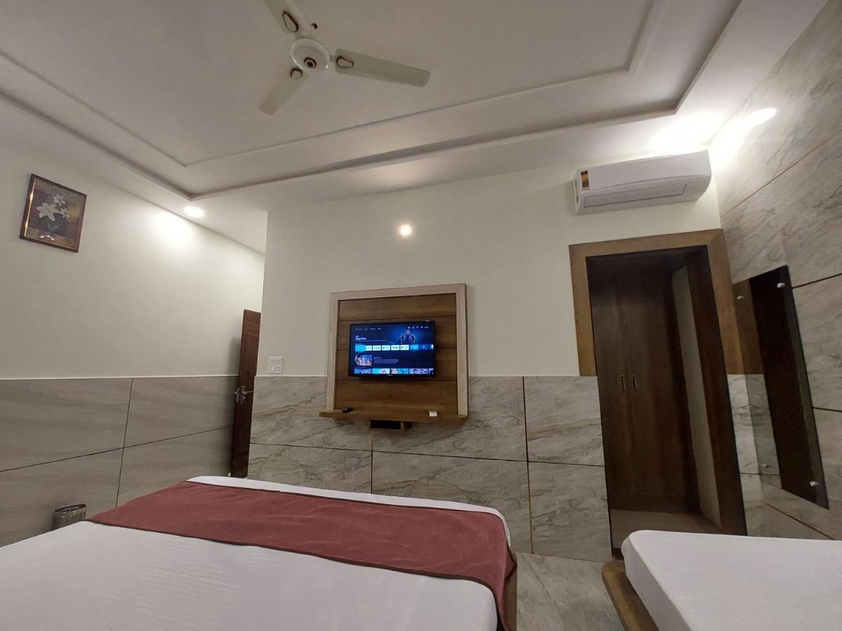 Taj Nice Point Manage By Taj Sunrise Group Agra  Εξωτερικό φωτογραφία