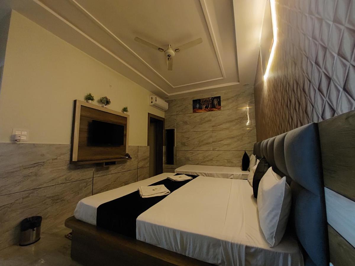 Taj Nice Point Manage By Taj Sunrise Group Agra  Εξωτερικό φωτογραφία