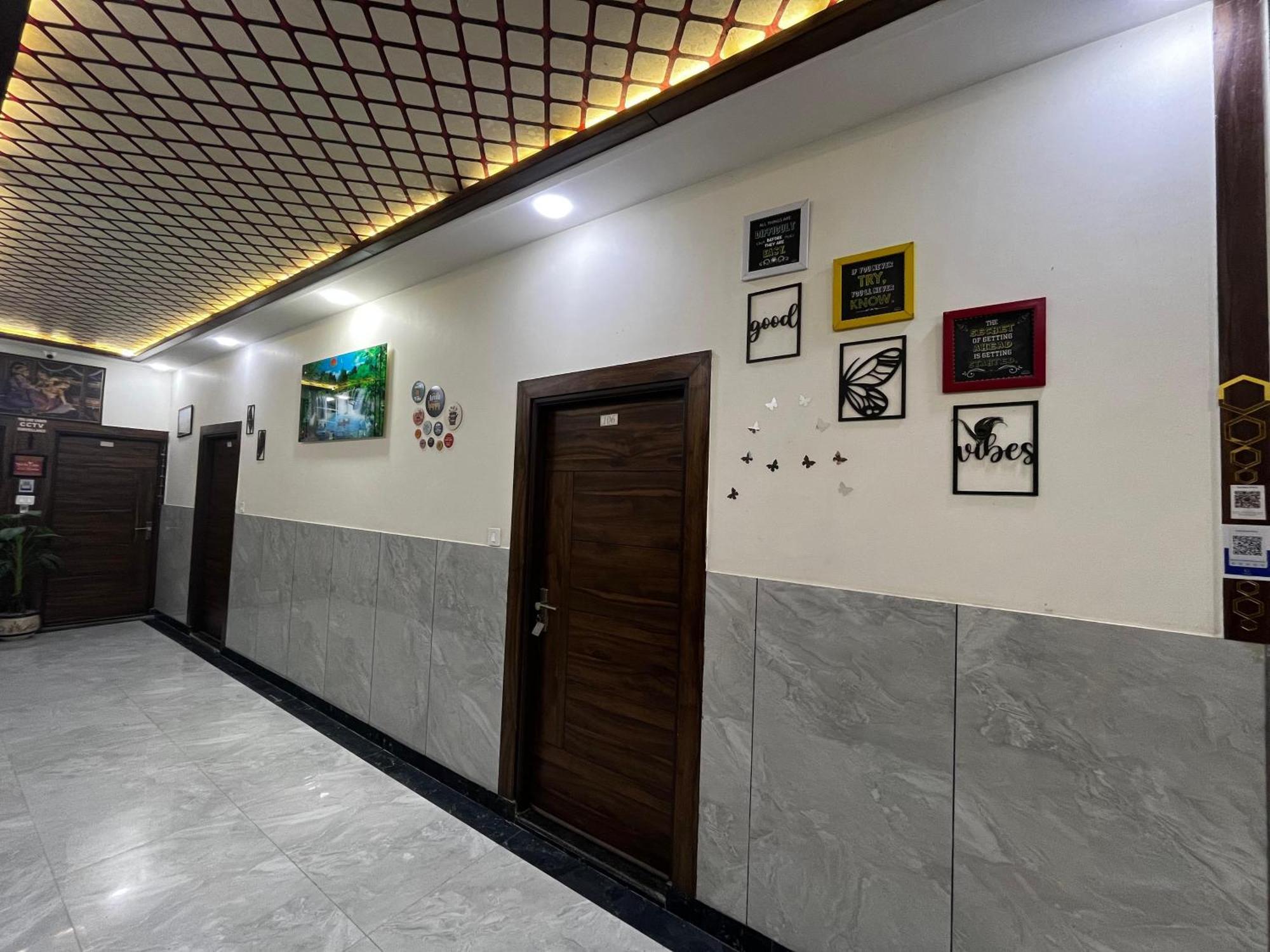 Taj Nice Point Manage By Taj Sunrise Group Agra  Εξωτερικό φωτογραφία