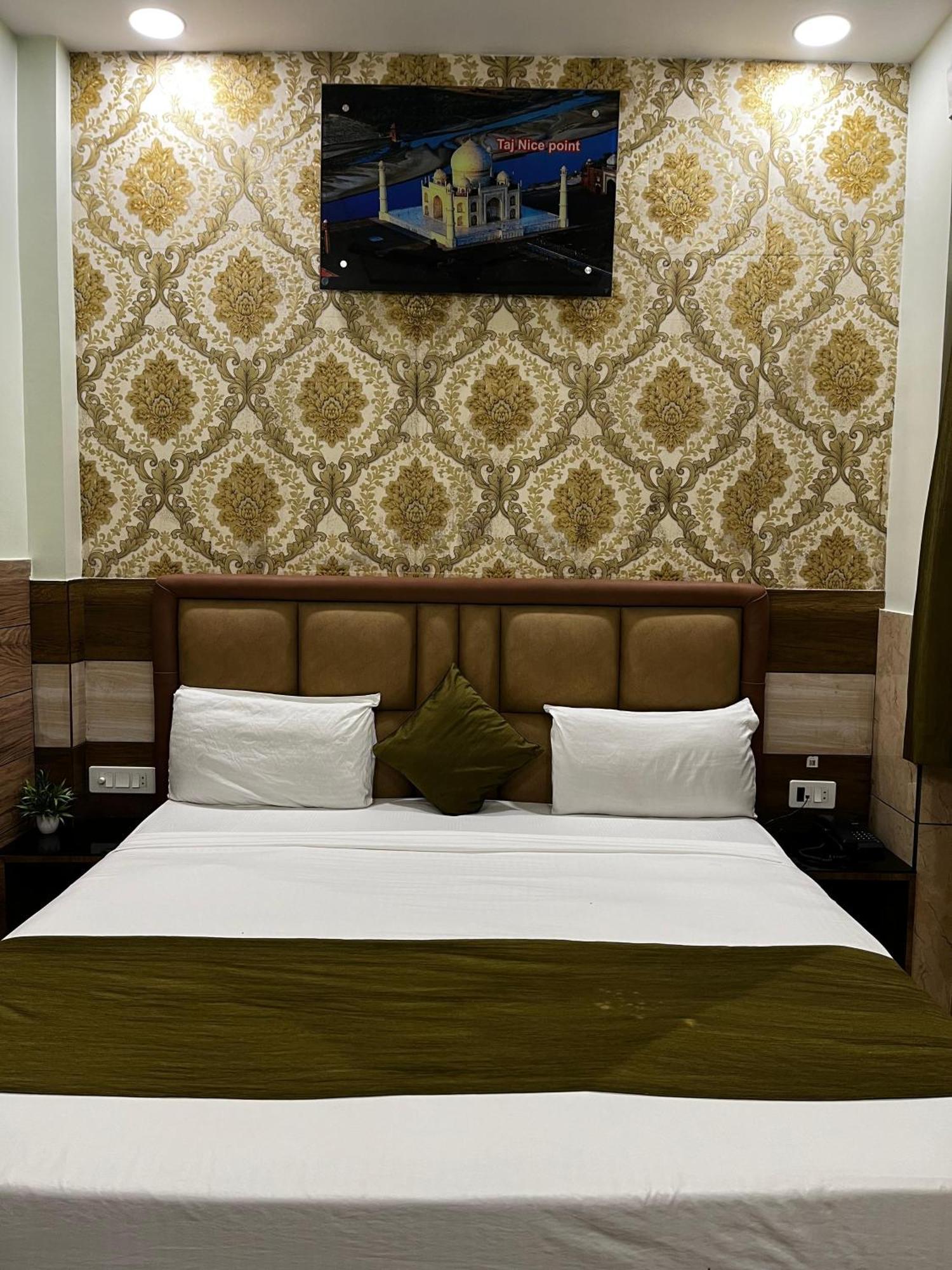 Taj Nice Point Manage By Taj Sunrise Group Agra  Εξωτερικό φωτογραφία